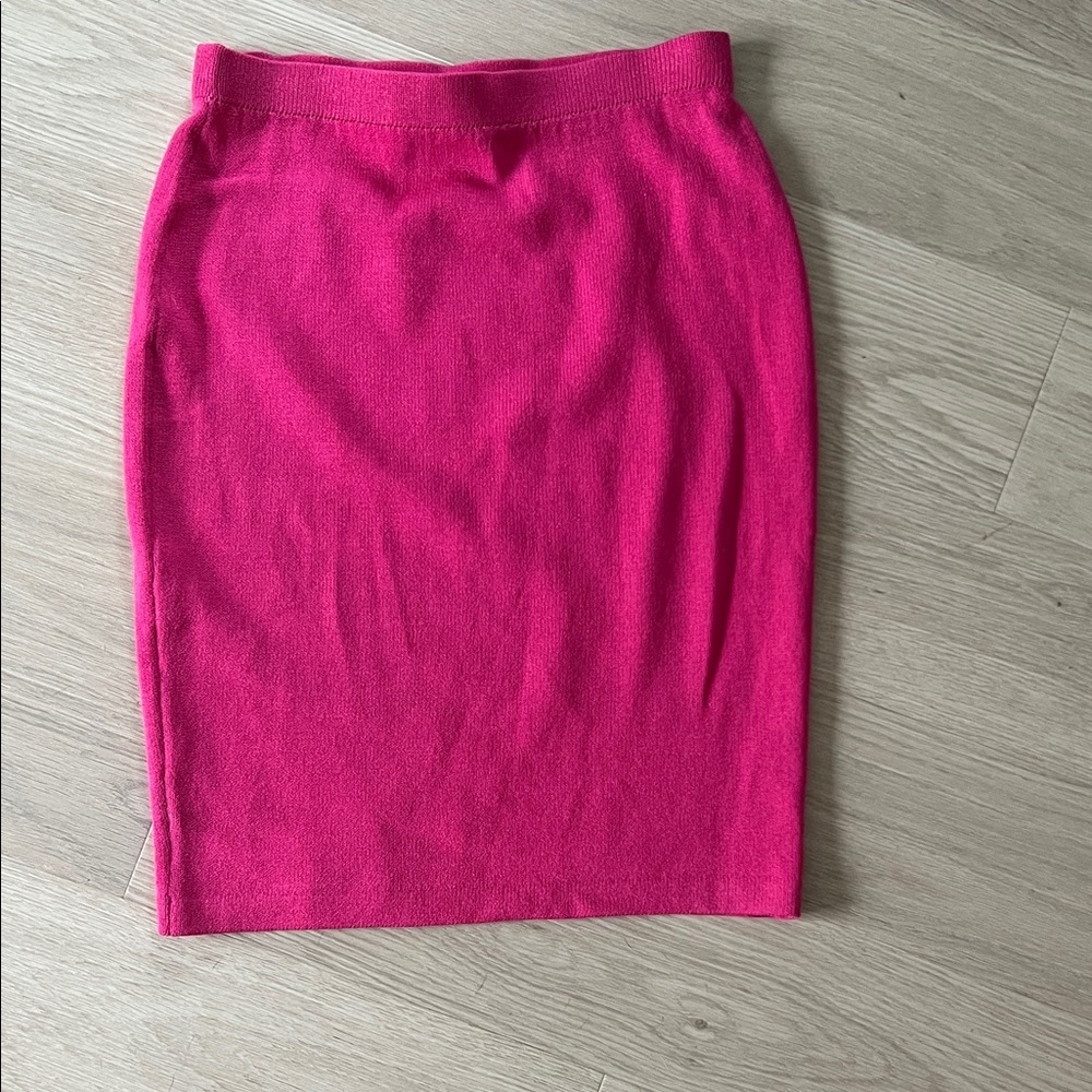 Chic Fuchsia Pencil Skirt for Women by St. John